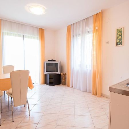 Apartments Laura Матулі Екстер'єр фото