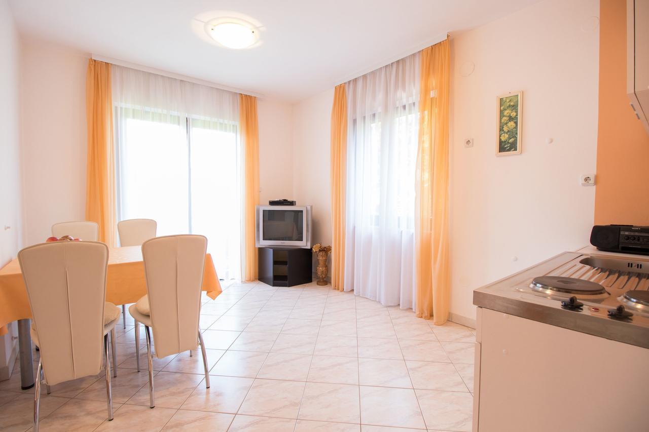 Apartments Laura Матулі Екстер'єр фото
