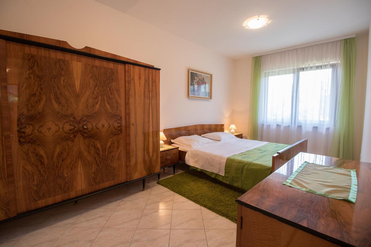 Apartments Laura Матулі Екстер'єр фото