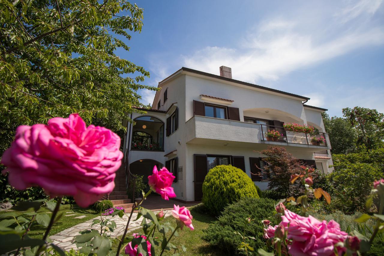 Apartments Laura Матулі Екстер'єр фото