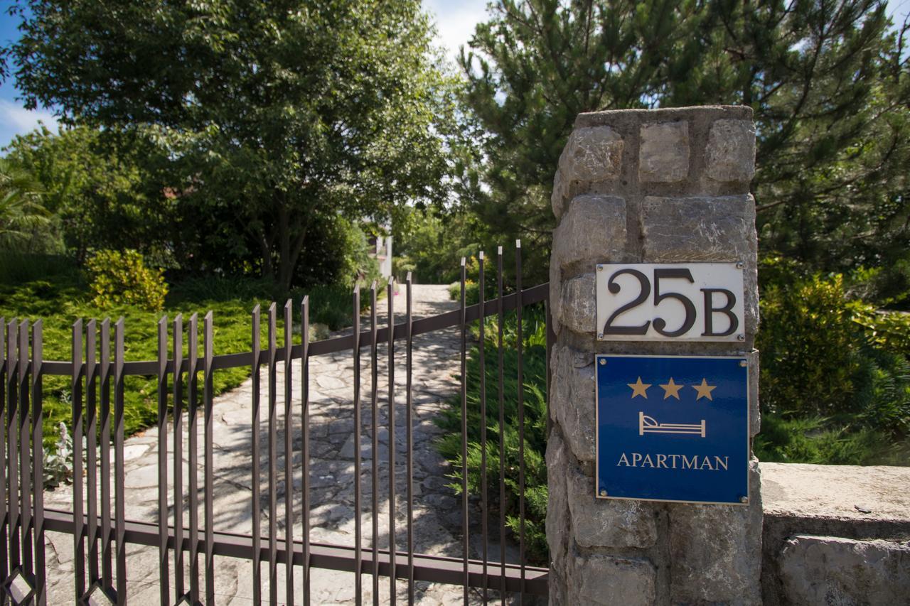 Apartments Laura Матулі Екстер'єр фото