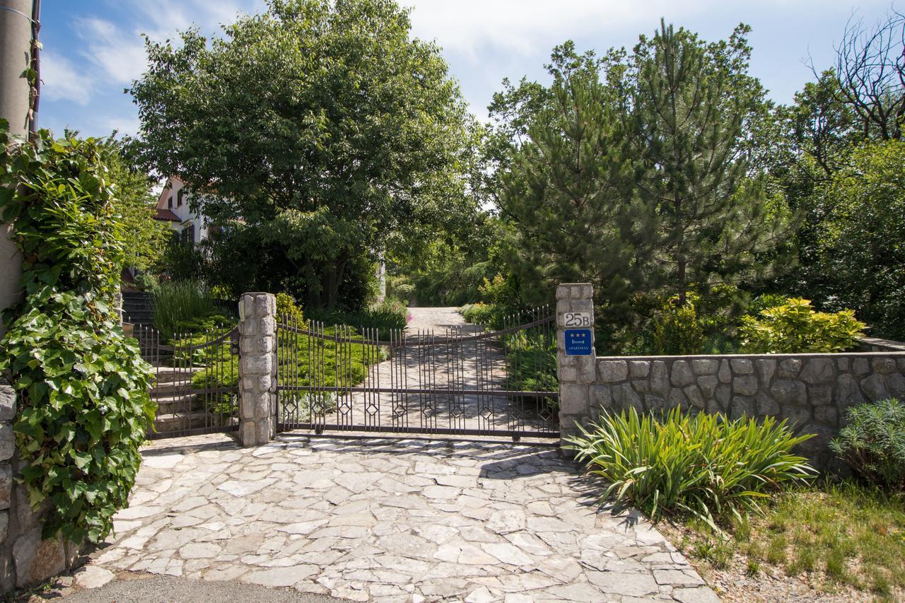 Apartments Laura Матулі Екстер'єр фото